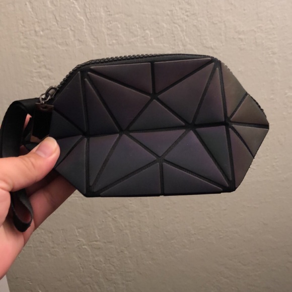 Reflective mini makeup bag - Picture 3 of 3